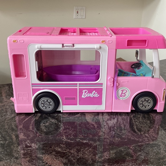 Barbie Camper RV - Picture 2 of 3
